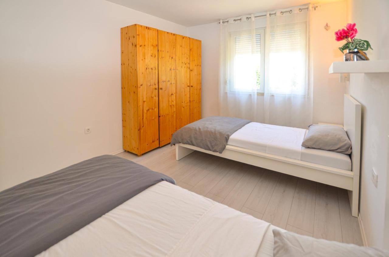 Apartments Iris Rovinj Exterior photo