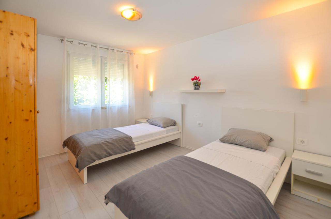 Apartments Iris Rovinj Exterior photo