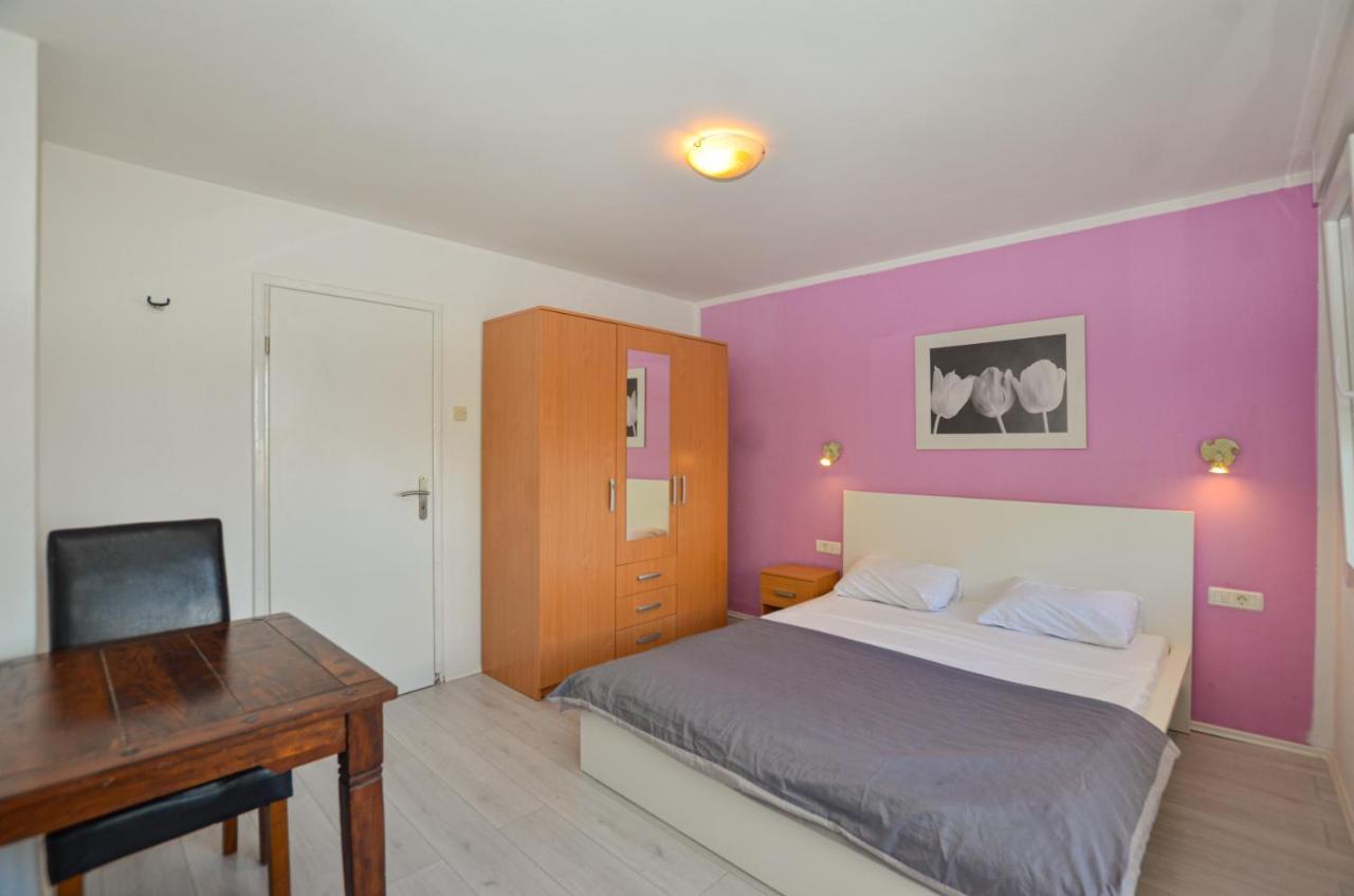 Apartments Iris Rovinj Exterior photo